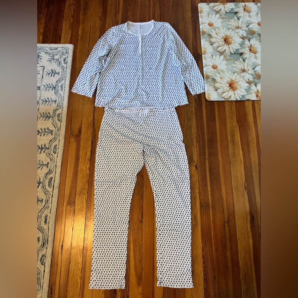 Roller Rabbit pajama set w/ blue hearts print